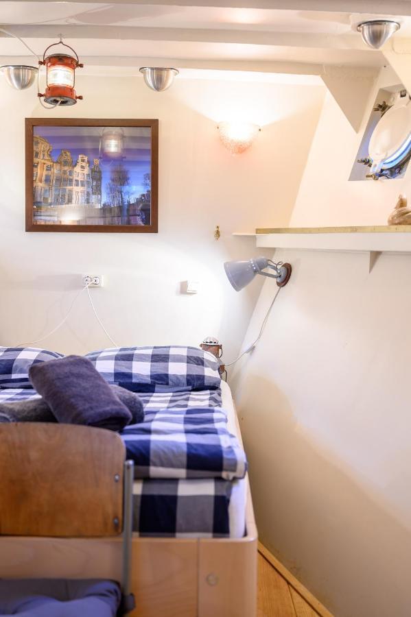 Boatapartment Animathor On Top Location روتردام المظهر الخارجي الصورة